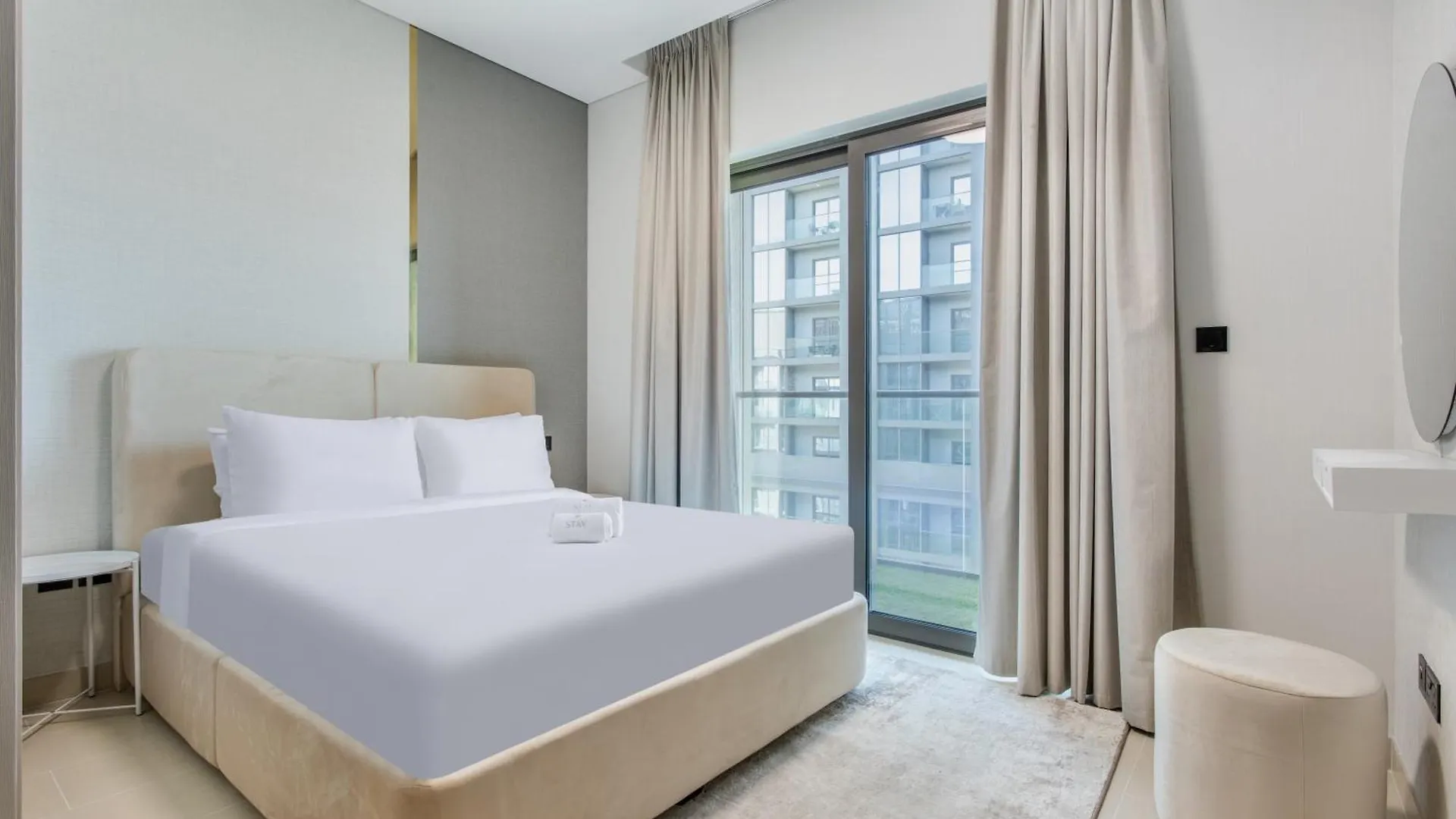 Stay By Latinem Luxury 2Br Holiday Home Cv A2714 Near Dubai Mall United Arab Emirates
